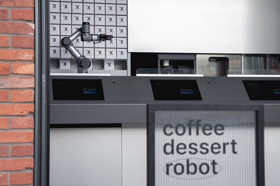 국내 유일의 오픈형 무인 카페 시스템 ‘엑스익스프레스’ (사진=엑스와이지)