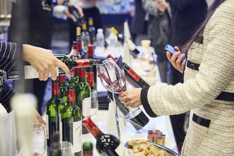 11월 24일, '2022 보르도 그랑크뤼 와인 전문인 시음회'가 개최되었다. 