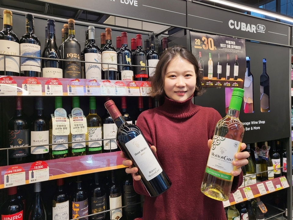 CU 연간 1,700만 병 판매되는 무똥 까데 와인 5종 최대 30% 할인해 1~3만원대로 선보여 (사진=BGF리테일)