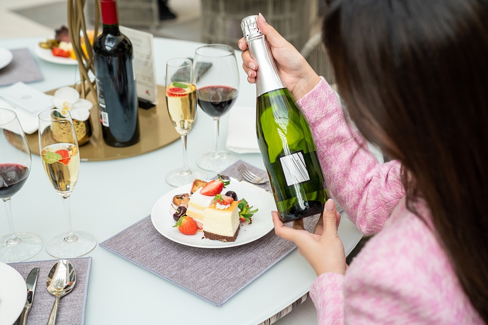 빅뱅 출신 탑 와인 브랜드 ‘티스팟’ 협업 ‘스트로베리 블라썸 시즌4’ 프로모션 (사진=파라다이스시티)