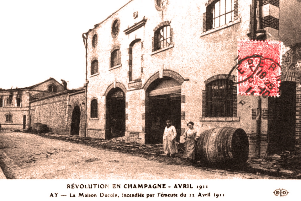 1911년, 아이(Aÿ) 지역의 불타버린 샹파뉴 하우스 (사진=Wikimedia)