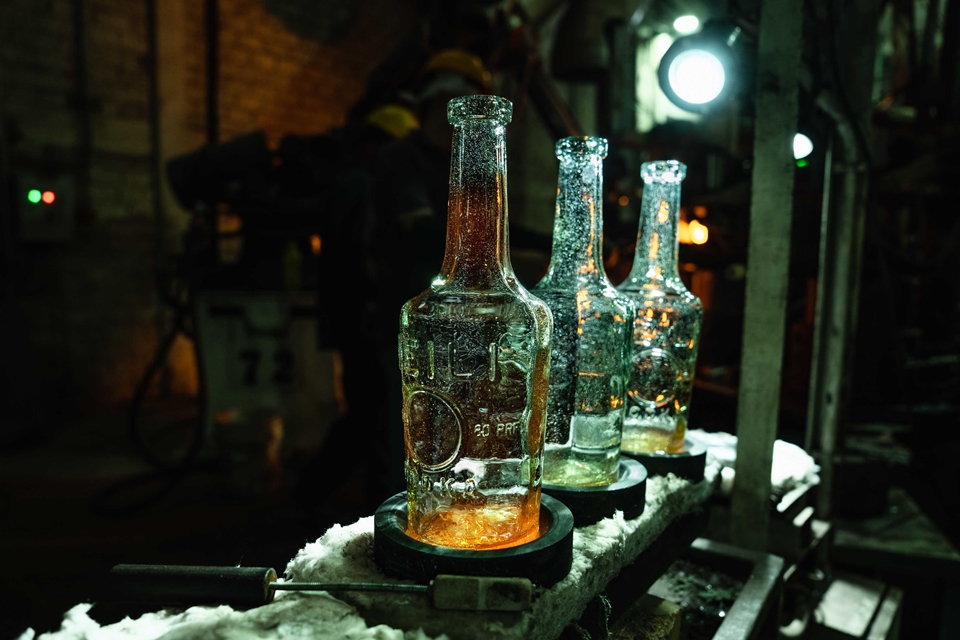 메이리 보드카는 100% 재활용 유리병을 사용한다. (사진=MEILI Vodka)