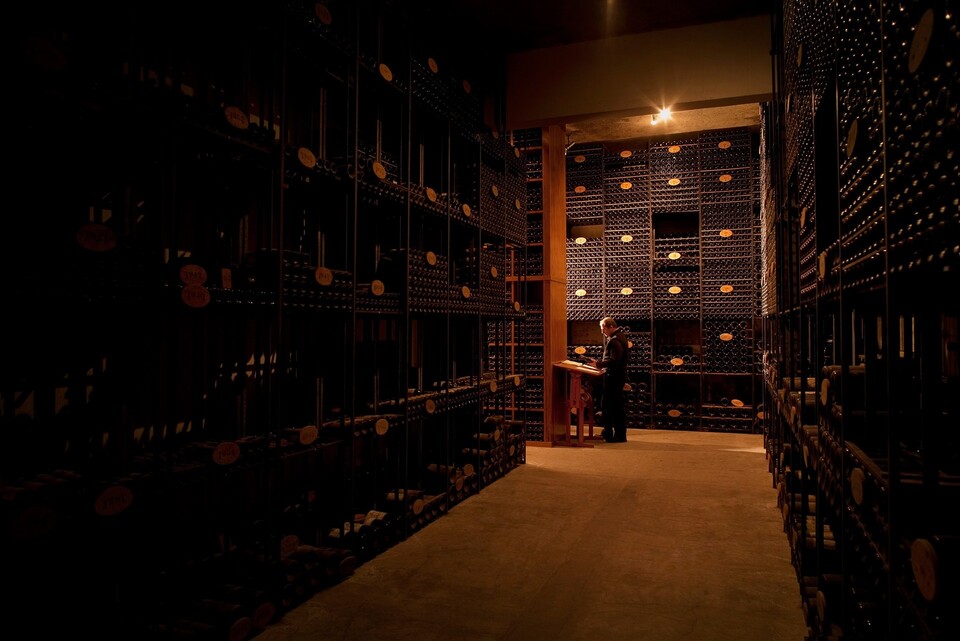 올빈와인이 뉴 빈티지 그랑크루 와인을 국내에 최초로 출시했다.