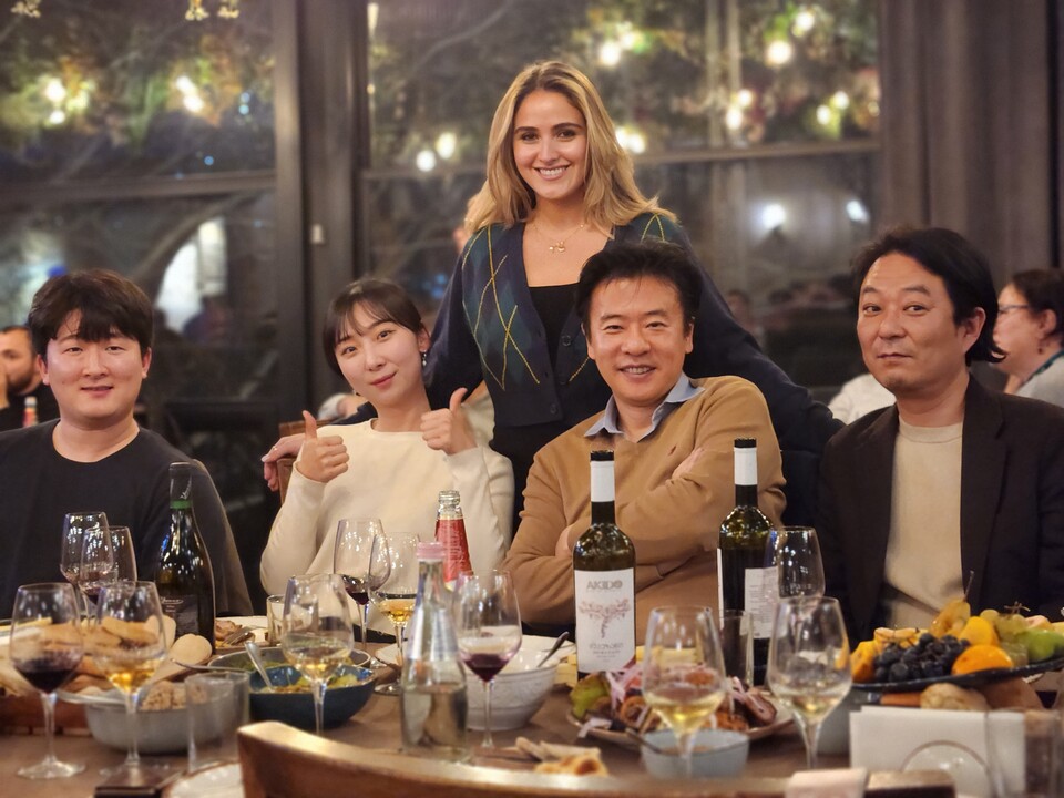 왼쪽부터 금양 인터내셔날 정지웅, 비노에이치 육인영 소믈리에, 필자 변정환, 비티알커머스 노진호 이사