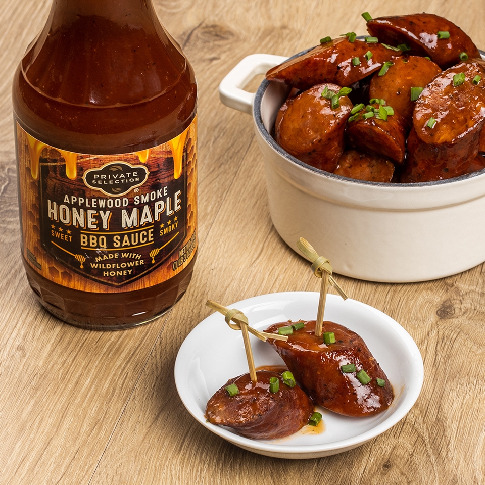 꿀과 메이플 소스를 넣은 바비큐 소스에 훈연한 풍미를 더한 'Private Selection® Applewood Smoke Honey Maple BBQ Sauce' (사진=Private Selection)