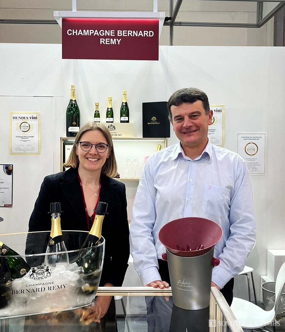 (왼쪽부터) 샴페인 베르나르 레미의 수출 매니저 Virginie Philippot와 와인메이커 Rudy Remy