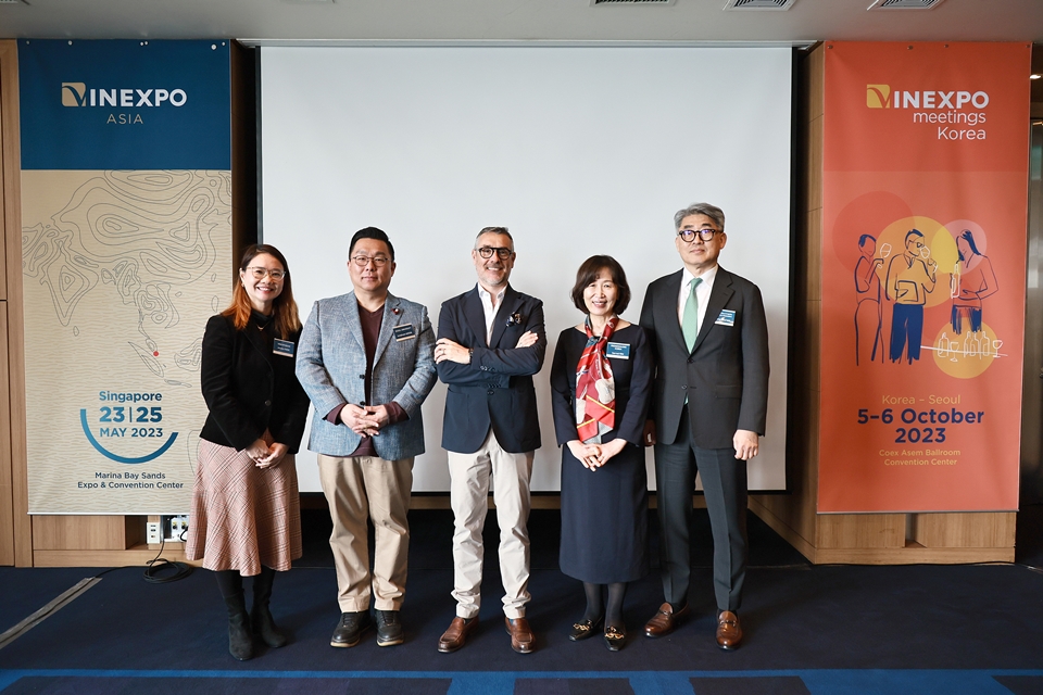 2023 비넥스포 아시아 프레스 프리뷰 행사 (왼쪽부터) 아멜리아 퀙 마케팅 디렉터, 문정훈 서울대 농경제사회학부 푸드비지니스랩 교수, 로돌프 라메즈 비넥스포지엄 대표, 김선의 프랑스 국제전시협회 프로모살롱 대표, 마승철 한국주류수입협회장