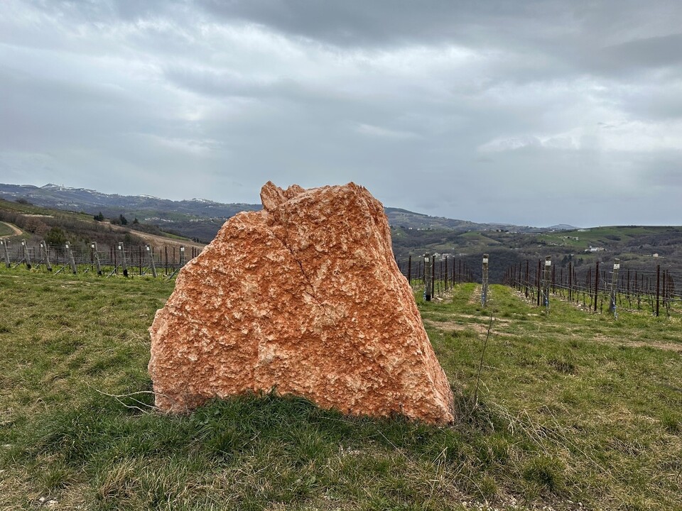 콜리나 데이 칠리에지 와이너리가 경작하는 해발 550에서 570 미터 구간은 원래 자갈밭이었다. 백악기에 형성된 대리석에서 기원한 것으로 베네토 현지인은 자갈을 뜻하는 방언을 빌려 페라타라라 부른다.