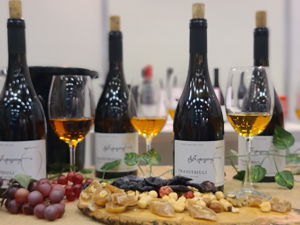 조지아의 수도 트빌리시에서 6월 초에 개최된 WinExpo에서 소개된 트라디치울리(Tradisiuli) 와이너리의 와인들