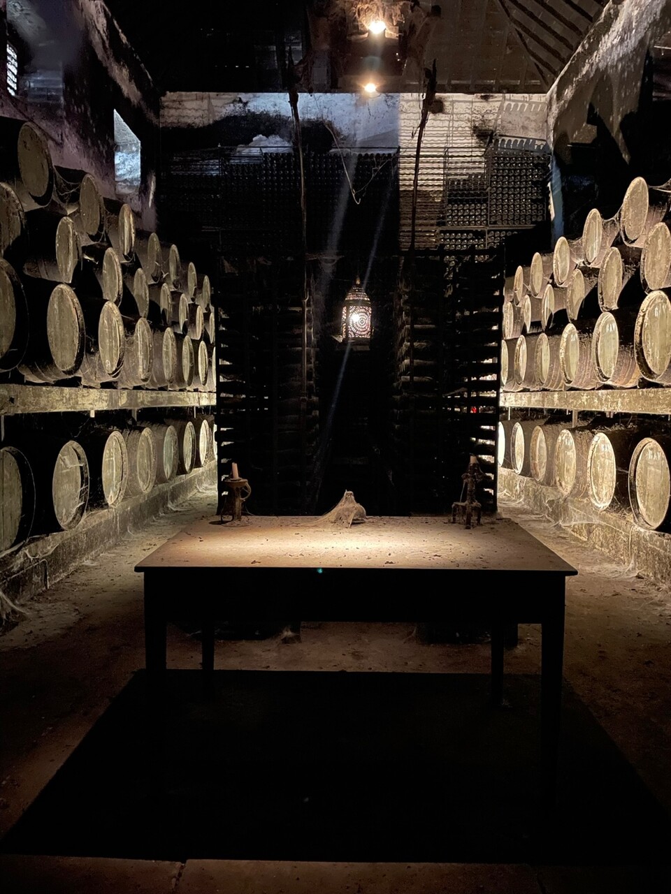 역사 만큼 많은 용량의 빈티지 와인들이 보관되어 있다. ⒸJose Maria da Fonseca