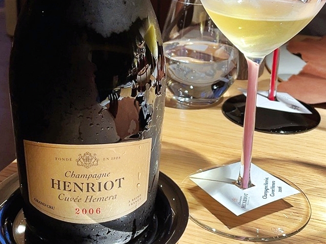 샴페인 앙리오(Champagne Henriot)의 플래그쉽 샴페인 앙리오 퀴베 에메라(Champagne Henriot Cuvee Hemera) 2006