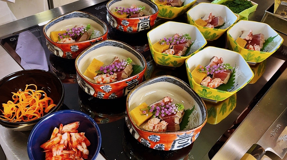 가이세키(會席料理)' 요리는 일본 요리의 깊이와 진수를 경험할 수 있는 코스 요리이다