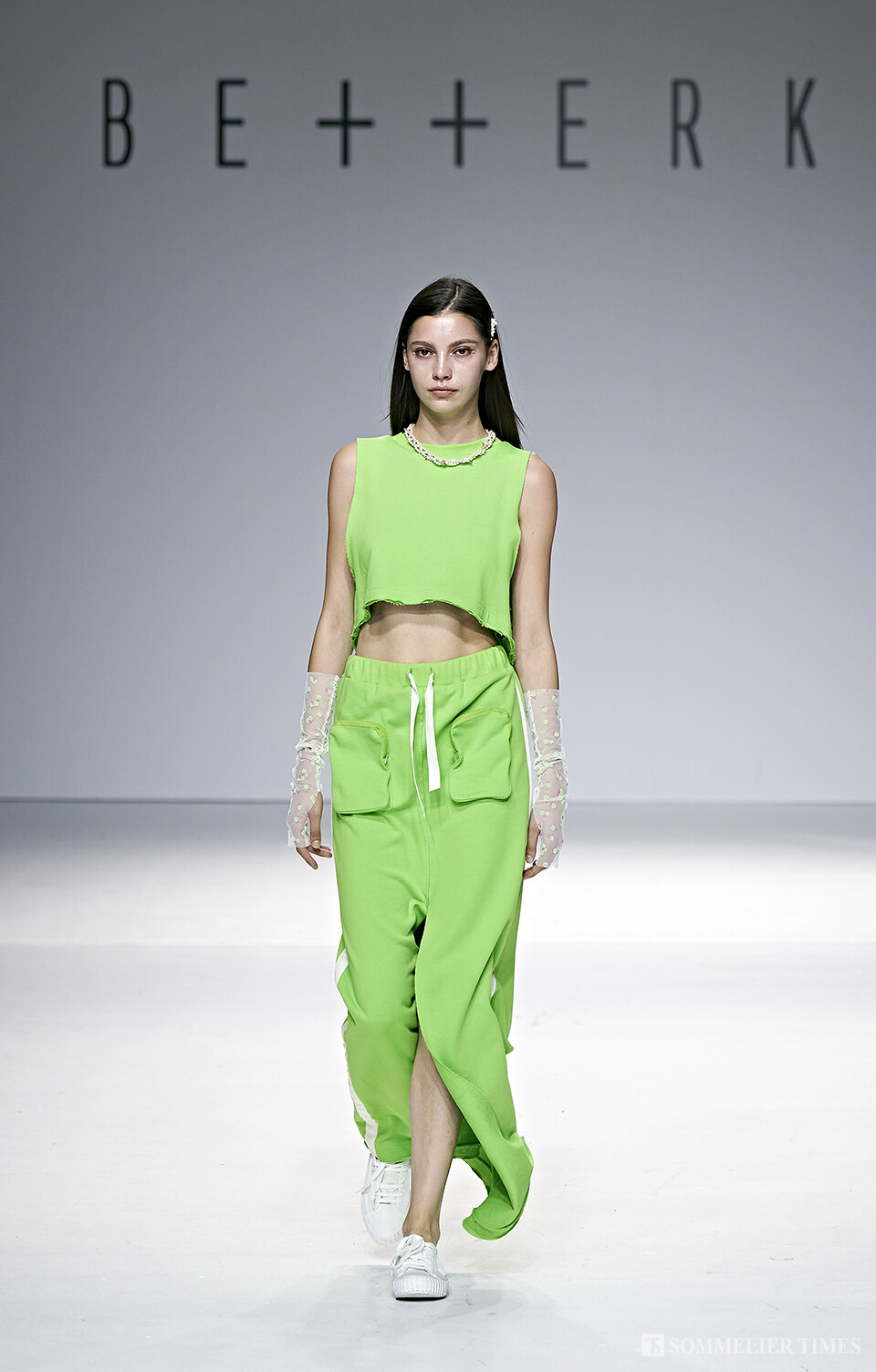 패션코드 2024 S/S 최아영 디자이너 패션쇼에서 모델들이 런웨이를 선보이고 있다. (사진=김병수)