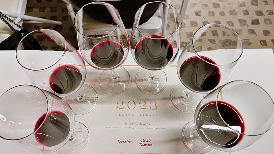 슈레이더 올드 스파키(Schrader Old Sparky) 2021 빈티지는 5번 째 와인이다, 깊고 진한 퍼플-루비 컬러를 띈다