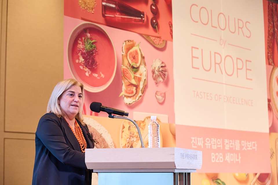 ‘진짜 유럽의 컬러를 맛보다’ 세미나 및 네트워킹 행사에서 마리아 카스티요 페르난데즈(H.E Maria Castillo Fernandez) 주한 EU 대사가 환영사를 하고 있다 (사진=유럽연합)