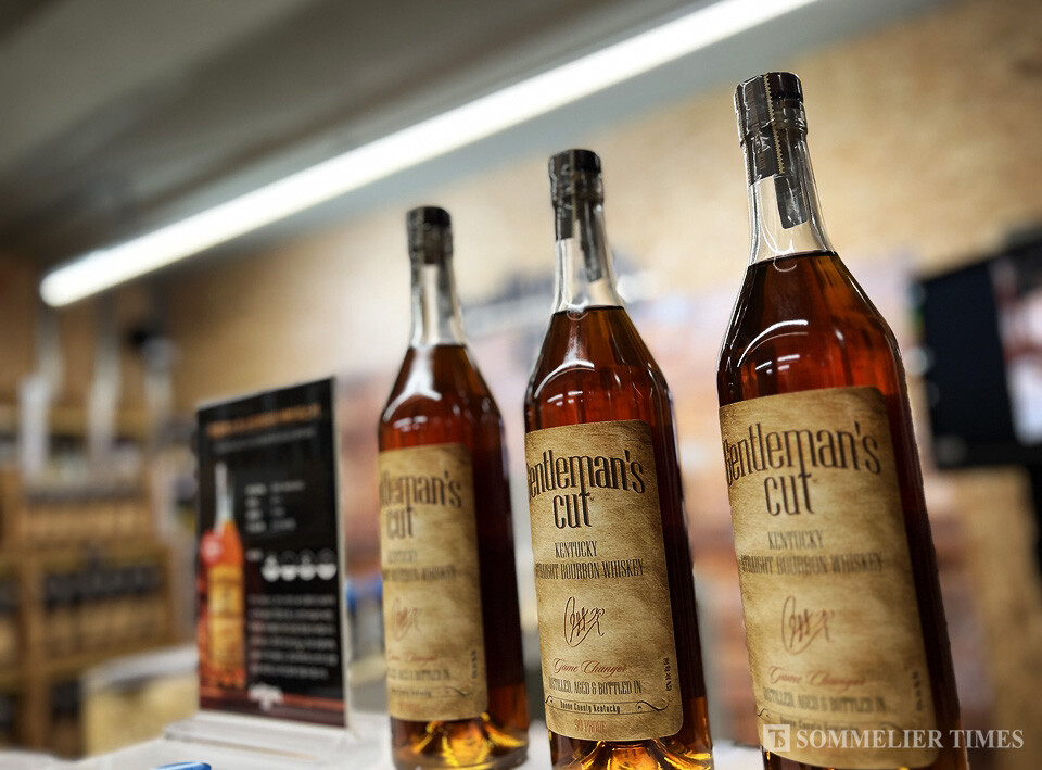 젠틀맨스 컷 스트레이트 버번 위스키(Gentleman’s Cut Straight Bourbon Whiskey)