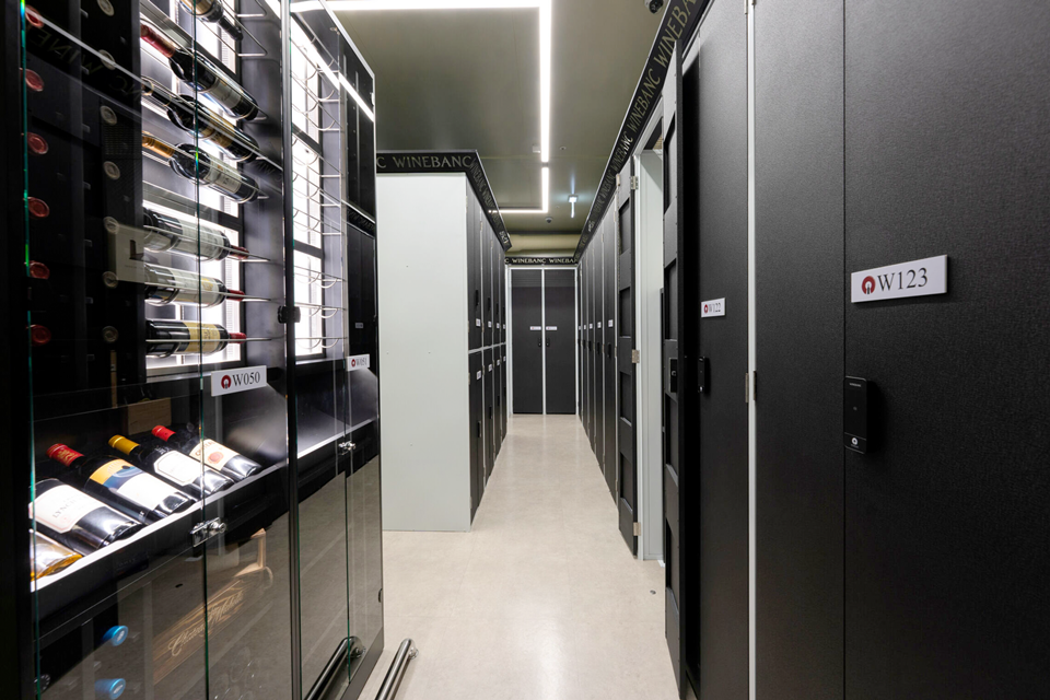 와인 갯수와 환경에 맞춰 다양한 크기로 구성된 와인뱅크의 보관 공간