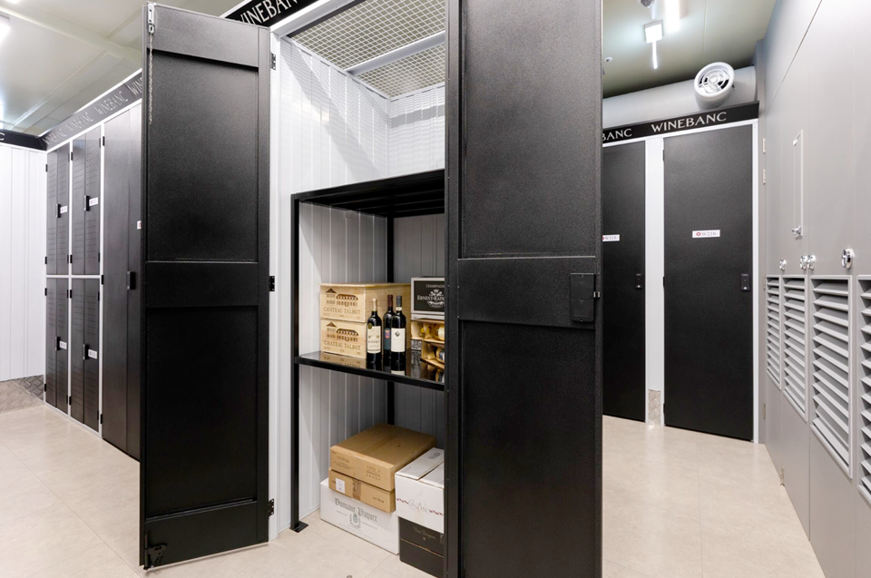 "저희의 앞으로의 목표는 서울의 다른 지역에 추가적인 시설을 열어 도시의 많은 와인 수집가들이 쉽게 접근할 수 있는 위치를 확보하는 것입니다"