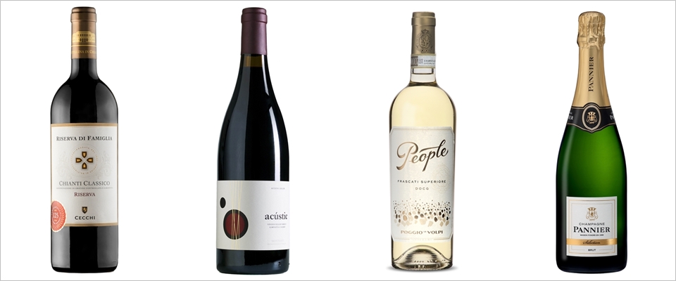 (좌측부터) 어쿠스틱 셀러 어쿠스틱 네그레(레드 와인 구대륙 대상), 체끼 끼안티 클라시코 리제르바(레드 와인 구대륙 대상), 포지오 레 볼피 피플 비앙코(화이트와인 구대륙 대상), 파니에 클래식 브륏 셀렉션(스파클링와인 대상)