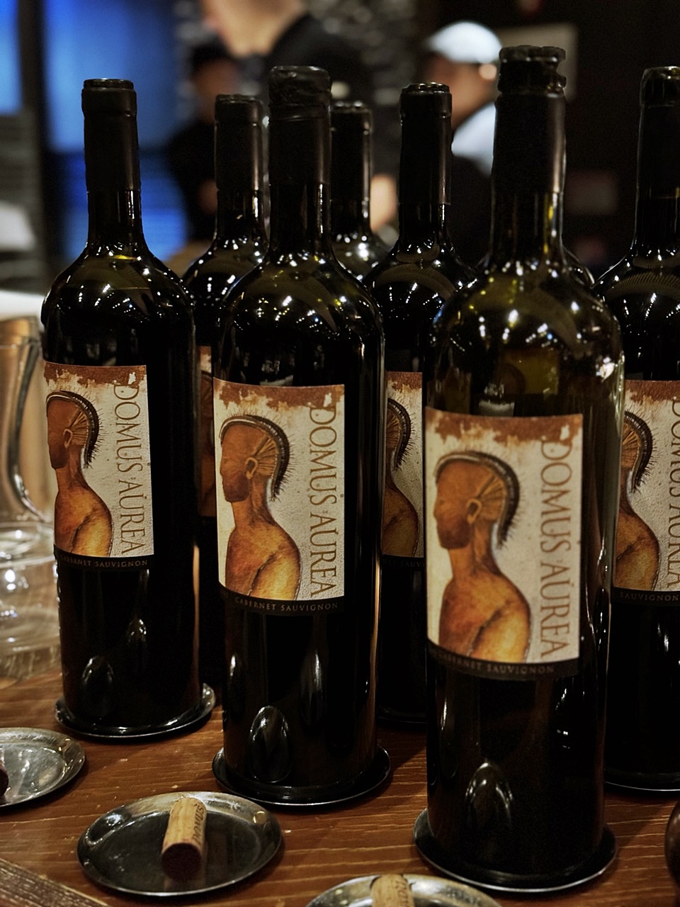 '도머스 어리어(domus aurea)'는 칠레의 와이너리 '비냐 퀘브라다 드 마쿨(Vina Quebrada de Macul)' 최고의 아이콘 와인 중 하나로 도무스 어리어는 라틴어로 고대 로마시대 네로 황제가 화려하게 건설했던 '황금 궁전(Golden House)'을 뜻한다 (사진 = 도윤 기자)