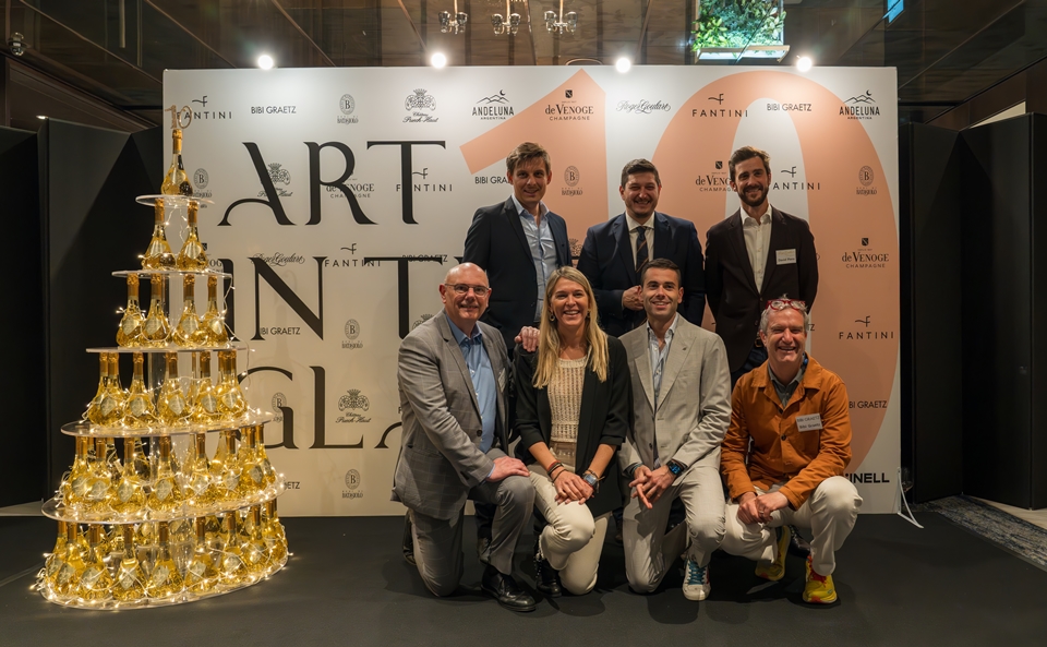 (왼쪽부터) 샴페인 드 브노쥬 수출 디렉터 필립 만프레디니, 샤또 푸에슈오 수출 매니저 장-베르나르 띠종, 안델루나 수출 디렉터 알리샤 까살레, 바타시올로 수출 매니저 안드레아 크라베로, 판티니 그룹 수출 매니저 파올로 마시띠, 로저 구라트 수출 디렉터 데이비드 피에라, 비비 그라츠 오너 와인메이커 비비 그라츠