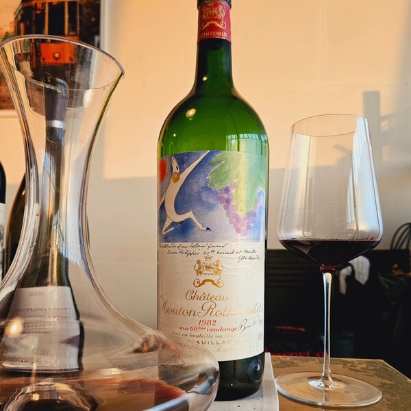 Chateau Mouton Rothschild) 1982 