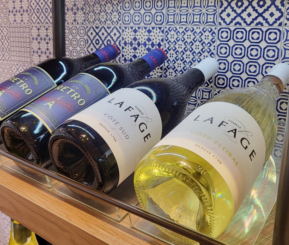 최근 베이커리 파리바게뜨, 파리크라상의 와인 매출이 늘고 있다, 특히, 용인, 평택, 화성(수원), 동탄 지역 등을 필두로 수도권 지역과 기타 지역권에서 쉽게 와인을 구매할 수 있는 장점이 있기 때문이다 (사진 = 파리바게뜨) 