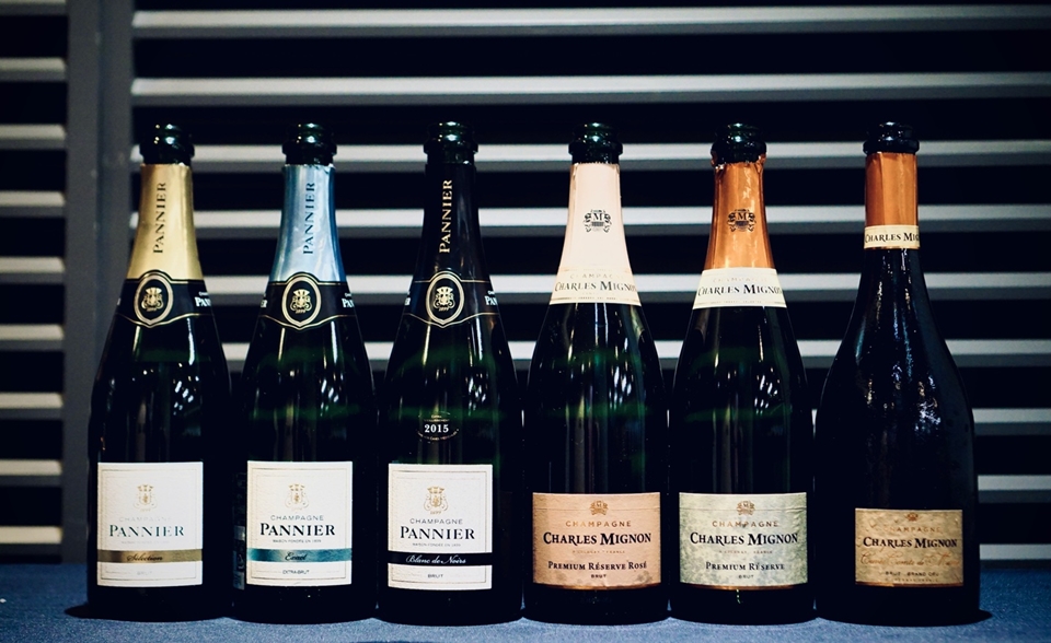 (왼쪽부터) 파니에 클래식 브륏 셀렉션(PANNIER Classic Brut Selection), 파니에 클래식 엑스트라 브륏(PANNIER Classic Extra Brut), 파니에 빈티지 블랑 드 누아(PANNIER Vintage Blanc de Noir)/ 샤를미뇽 프리미엄 리저브 브륏(CHARLES MIGNON Premium Reserve Brut), 샤를미뇽 프리미엄 리저브 브륏 로제(CHARLES MIGNON Premium Reserve Brut Rose), 샤를미뇽 뀌베 꼼뜨 드 마른 그랑 크뤼 CHARLES MIGNON Cuvee Comte de Marne Grand Cru Brut
