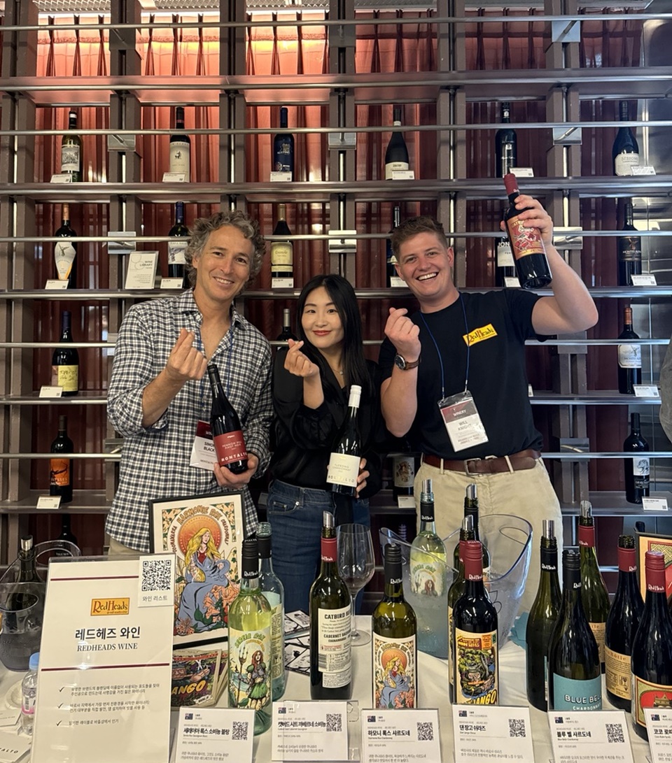몬탈토(Montalto) 와인메이커 시몬 블랙(Simon Black) & 레드헤즈 와인(Red Heads Wine)의 수출 매니저 윌 나잇(Will Knight) (사진 = 도윤 기자)