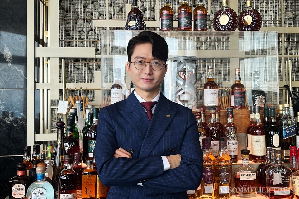 2024 화요 칵테일 챔피언십(HWAYO Cocktail Championship 2024) 우승자 시그니엘 서울 Bar 81 소속 '김지유 바텐더'