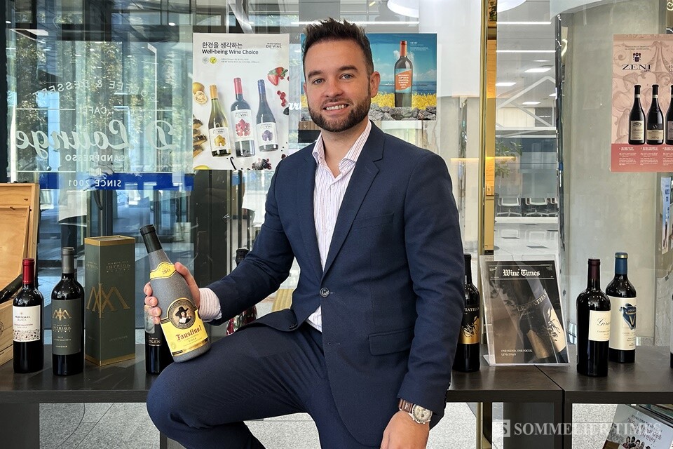 파우스티노의 아시아-태평양 수출 매니저 카를로스(Carlos Daniel Fernandez Martinez)