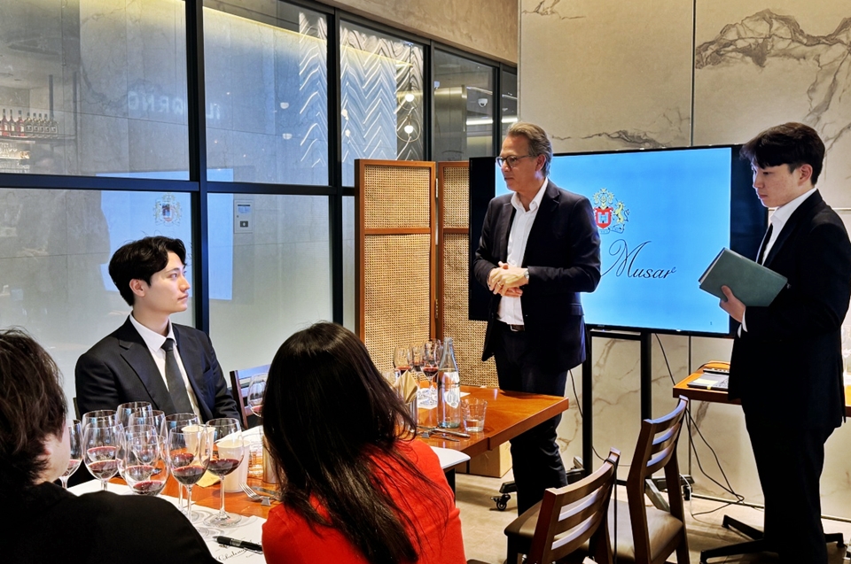 종합주류전문기업 레뱅이 '샤또 무사르(Château Musar)'와의 파트너쉽 20주년 기념 스페셜 마스터 클래스를 개최했다 (사진 = 도윤 기자)