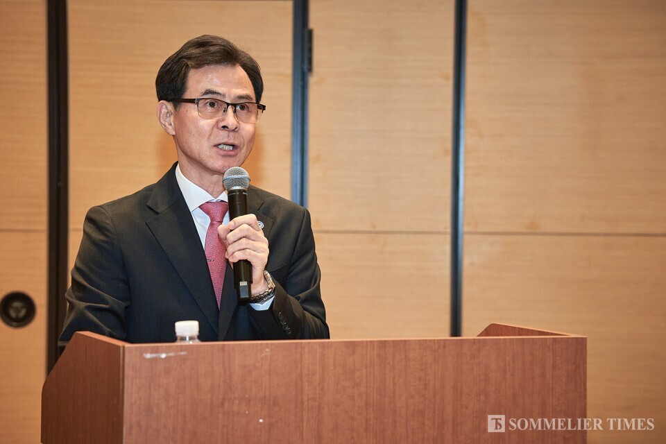 대전관광공사 윤성국 사장이 시상식에 앞서 인사말을 전하고 있다.