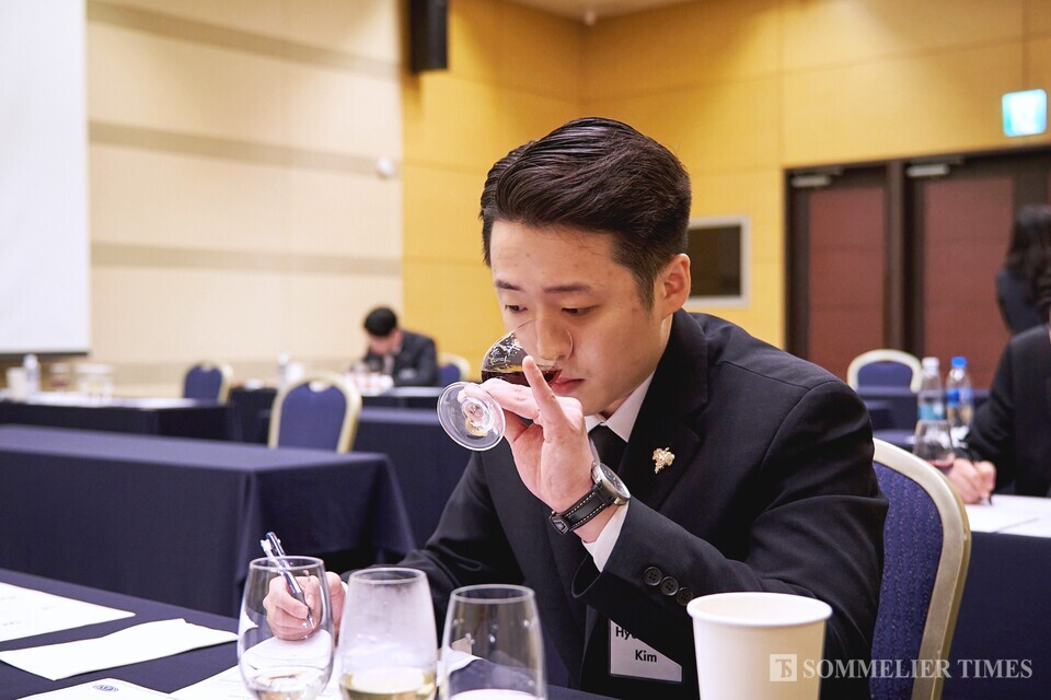 김현욱 소믈리에(소피텔 앰버서더 서울 호텔)