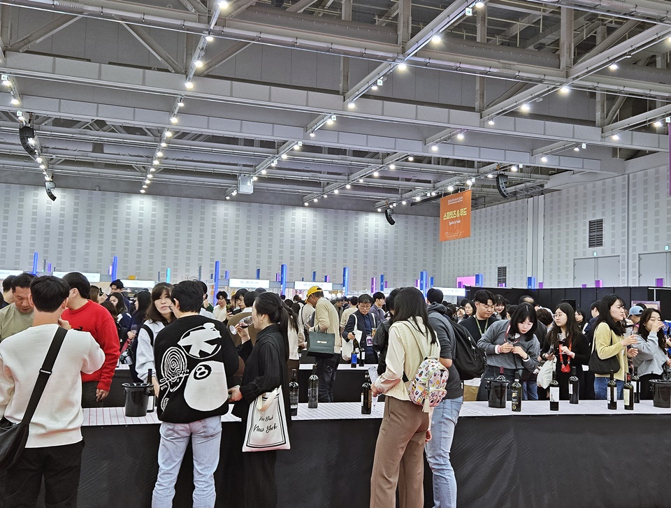 '아시아와인 트로피' 시음존 (사진 = 도윤 기자)