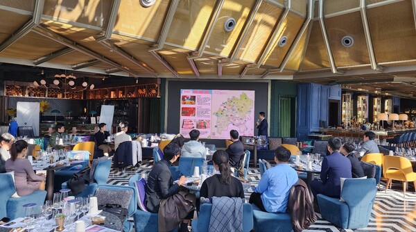 오미나라 와인 마스터 클래스 모습,  소피텔 앰배서더 호텔 라티튜트