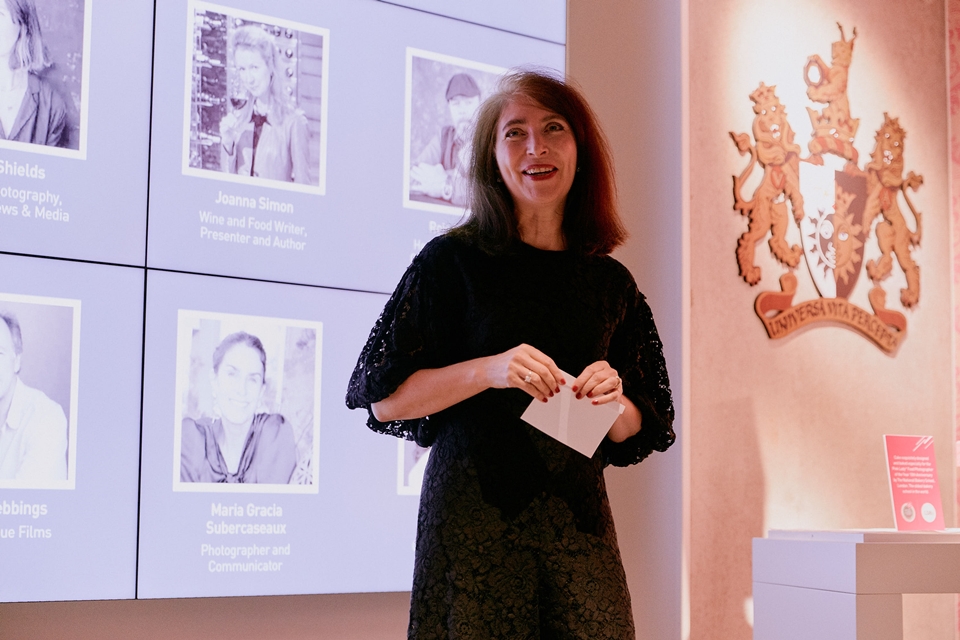 핑크 레이디 푸드 포토그래퍼 오브 더 이어 창립자 '캐롤라인 케년(Caroline Kenyon) (사진=Henry Kenyon)