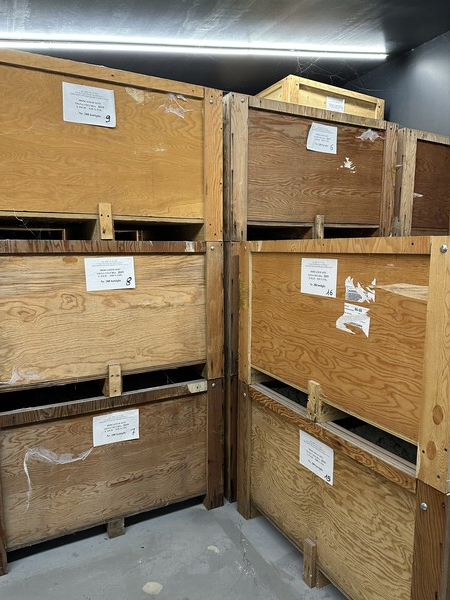 카드갈 프로젝트의 결정체인 비테 베끼아와 루미네 모스카토 다스티는 테누타 발디빌라 와이너리 인근의 6헥타르 밭에서 나온다. 이외에도 차로 30분 거리에 있는 칼라만드라나 마을에 9 헥타르의 밭이 있으며 이 밭 관리부터 생산과정은 테누타 라 코바 와이너리가 전담하고 있다