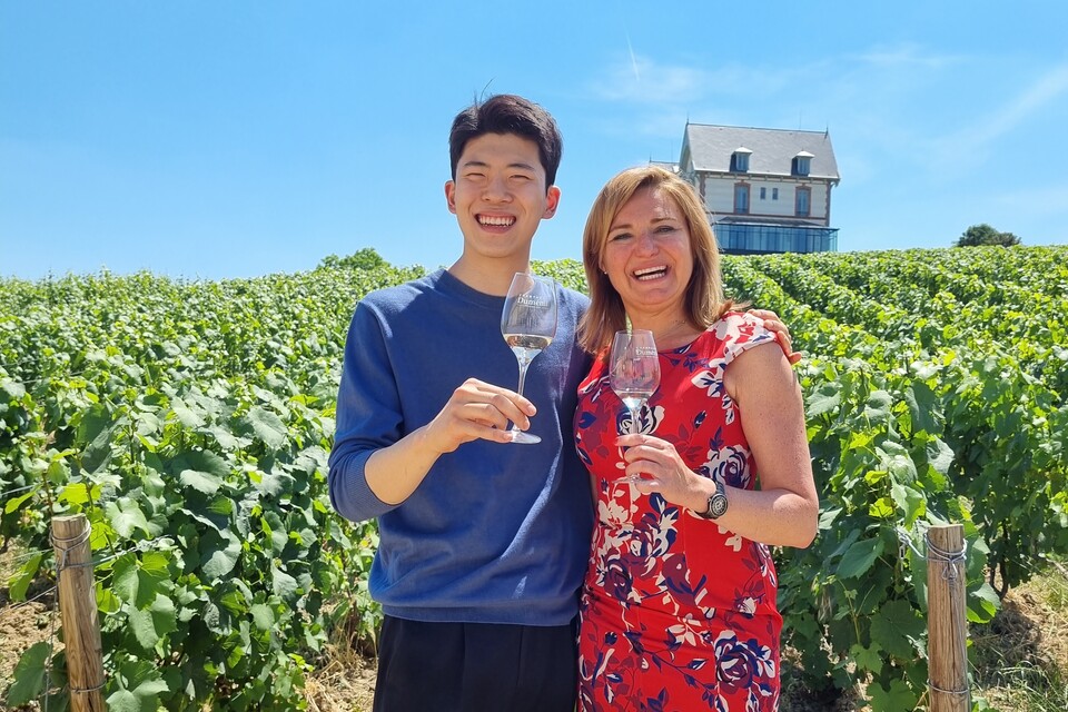 샴페인 뒤메닐(Champagne Dumenil) 하우스의 Frederique Poret-Dumenil 여사와 함께 @마현수