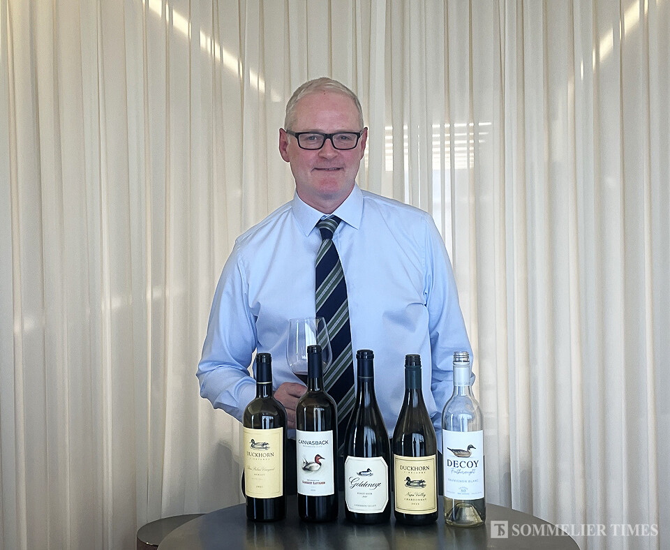 덕혼 포트폴리오(Duckhorn Portfolio)의 수출 이사 '칼 코브니(Karl Coveney)'