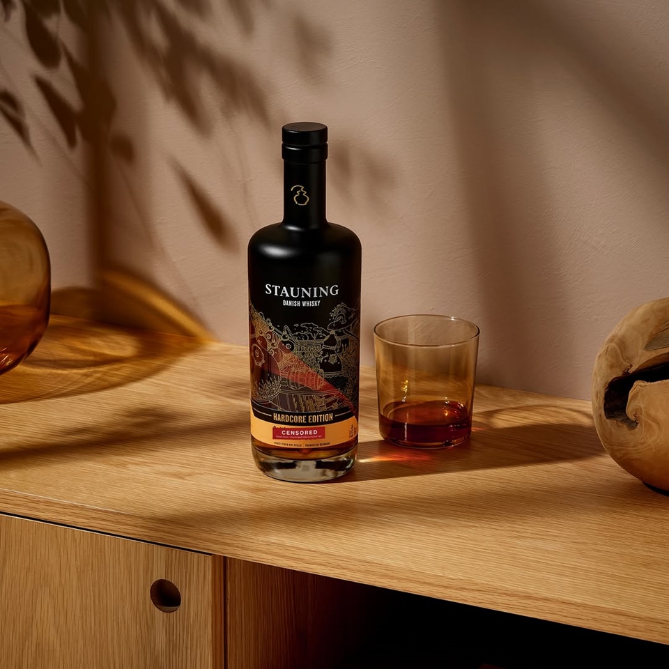 덴마크 라이 위스키 브랜드 스타우닝은 이번 사태를 알리기 위해 ‘라이 위스키’라는 명칭을 사용할 수 없는 대신, 라벨에 ‘검열됨(Censored)’이라는 단어를 삽입한 특별 한정판 위스키를 출시했다. (사진=Stauning Whisky)