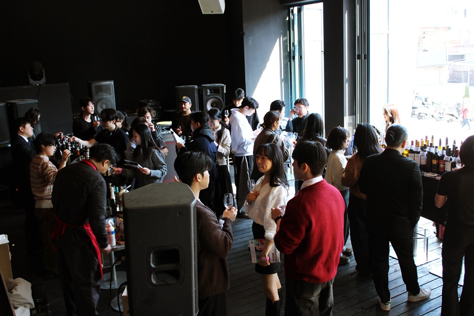  F&B 관련 업체 약 80여 곳과 소비자 30여 명이 이번 유니온 와인게더링(UNION WINE GATHERING)에 참여했다