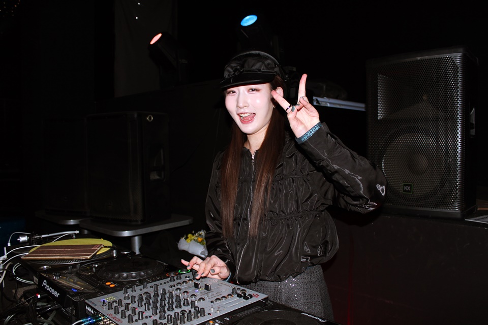 B2C 행사는 현대적이고 감각적인 분위기 속에서  DJ의 라이브와 함께 파티 형식으로 진행됐다