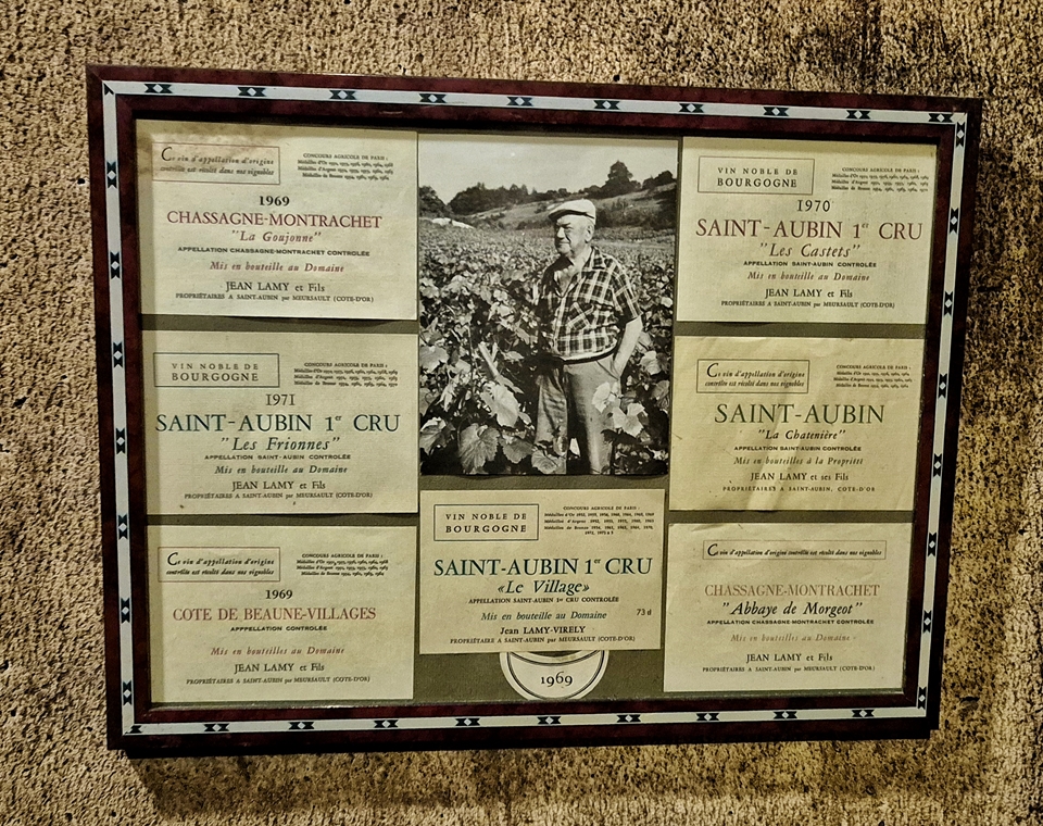 도멘의 역사가 담긴 사진과 라벨들 (사진=마현수)