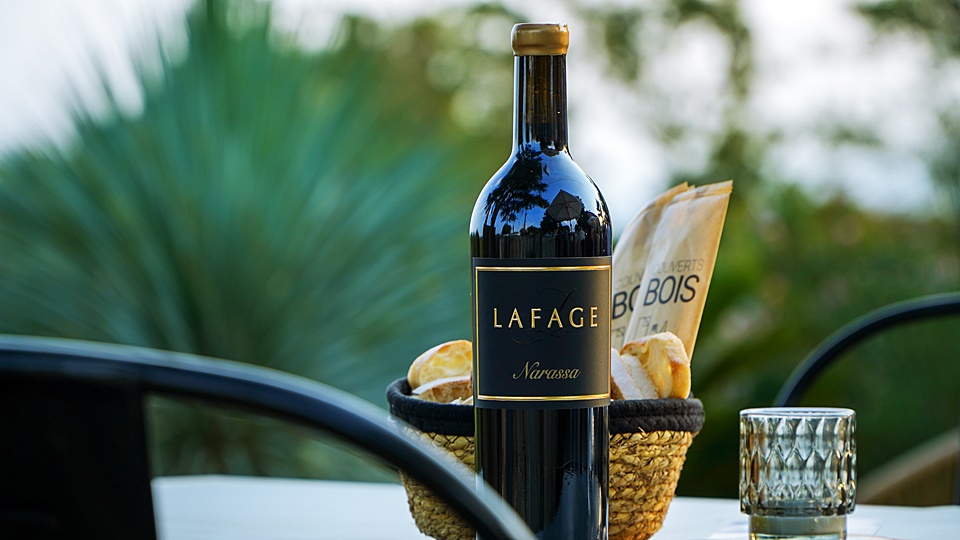 파리바게뜨에서 도멘 라파주 꼬떼 수드(Domaine Lafage Cote Sud)는 소비자가 24,000원, 도멘 라파주 나라사(Domaine Lafage Narassa) 소비자가 41,000원이다