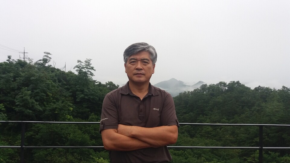 전국 팔도 수원지를 찾아 먹는샘물 공장 매각 및 인수를 검토하는 박중규 컨설턴트