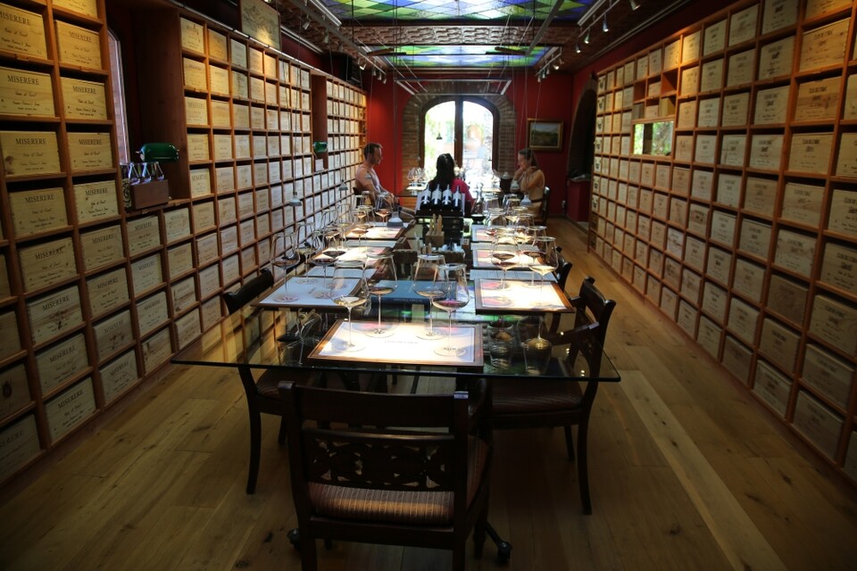 클로 드 로박(Clos de l'Obac) 와이너리의 VIP 전용 테이스팅 룸