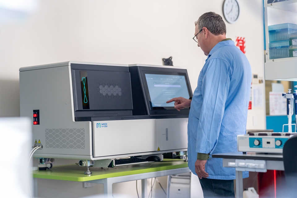 링컨대학교와 MGI Tech는 새로운 DNA 시퀀싱을 사용하여 뉴질랜드 포도 재배자들이 병충해에 강한 포도나무를 개량하고 살균제 의존도를 줄이는 데 도움을 주고 있다. (사진=MGI Tech)