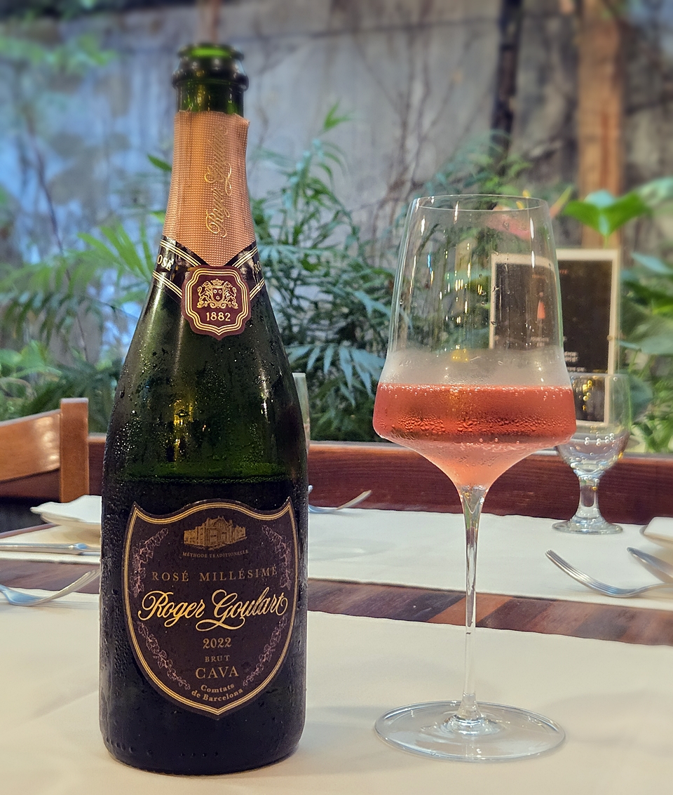 로저 구라트 로제 밀레짐(Roger Goulart Rosé Millésimé) 2022