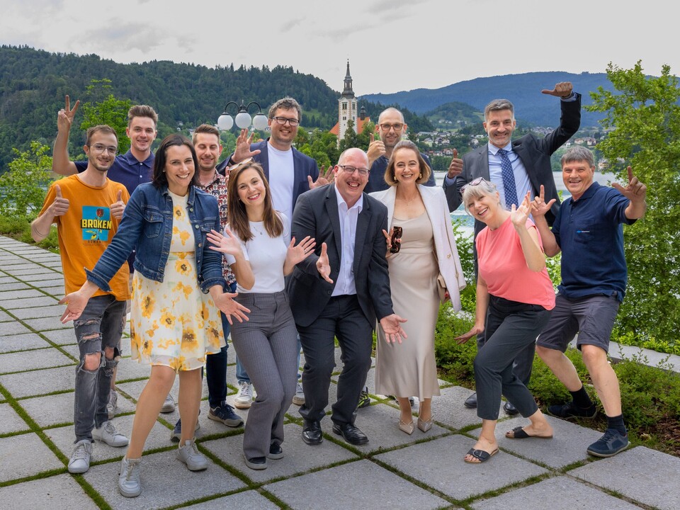 BWF는 비영리기구이며 10년동안 운영해올 수 있었던 것은 자원봉사자들의 열정 덕분이다. TEAM BWF @BWF